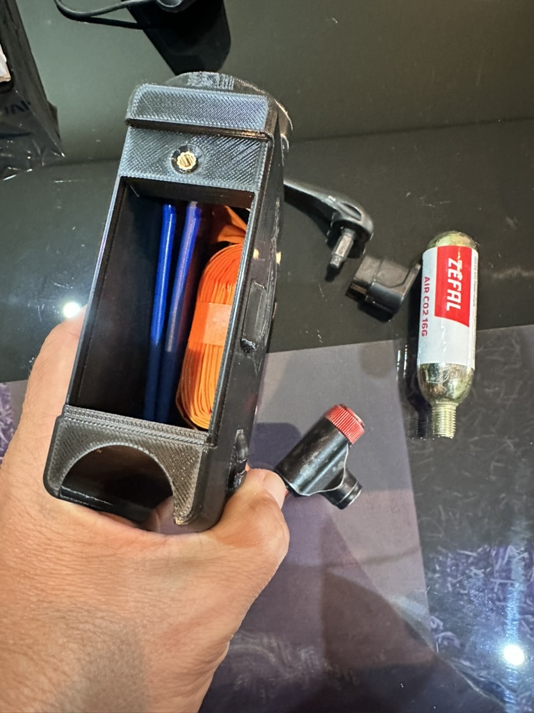 Pocket Small with tyre levers and a compact spare tube inside